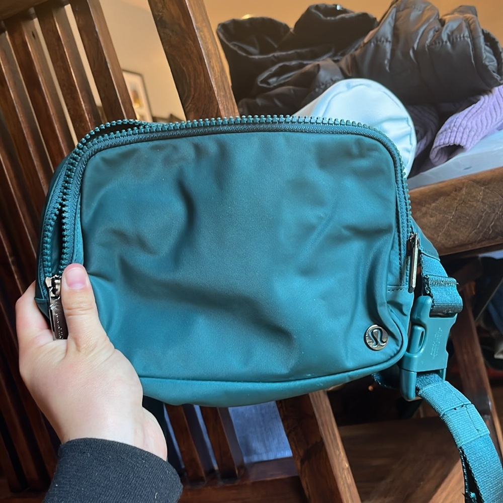 Lululemon everywhere belt bag 2L Jasper (teal)